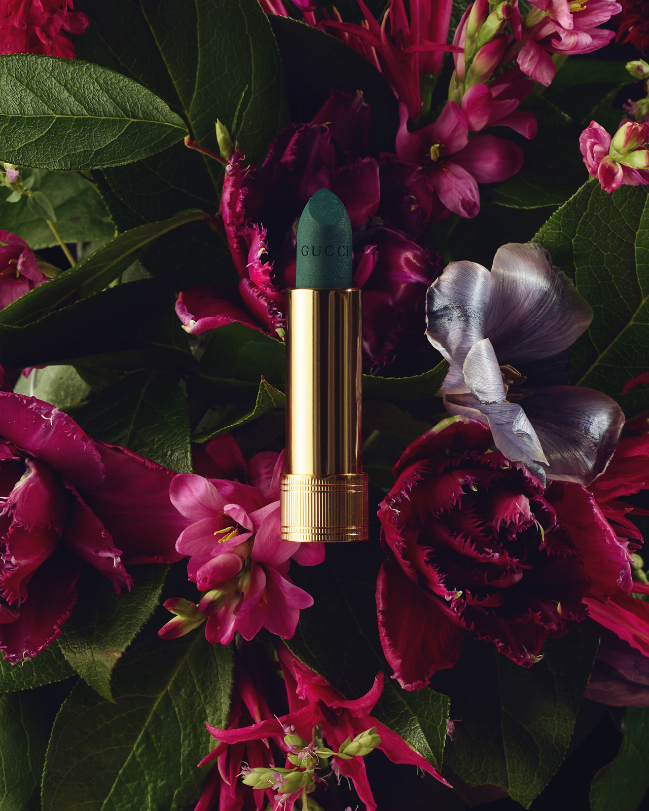 GUCCIROUGE_GREEN_24647_HERO_LIPSTICK_02_FNL